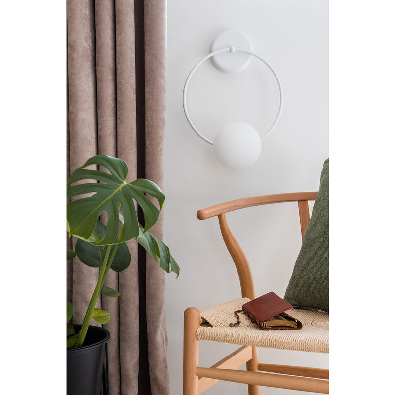 White Fuppu B wall lamp - настінний світильник, Ummo