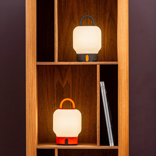 Kooduu - Pomarańczowa bezprzewodowa lampa stołowa LED Loome Orange